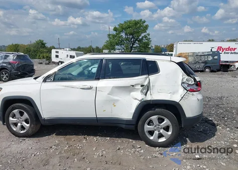 2019 Jeep Compass Latitude 4X4 z USA, uszkodzony, nr VIN 3C4NJDBB8KT741852